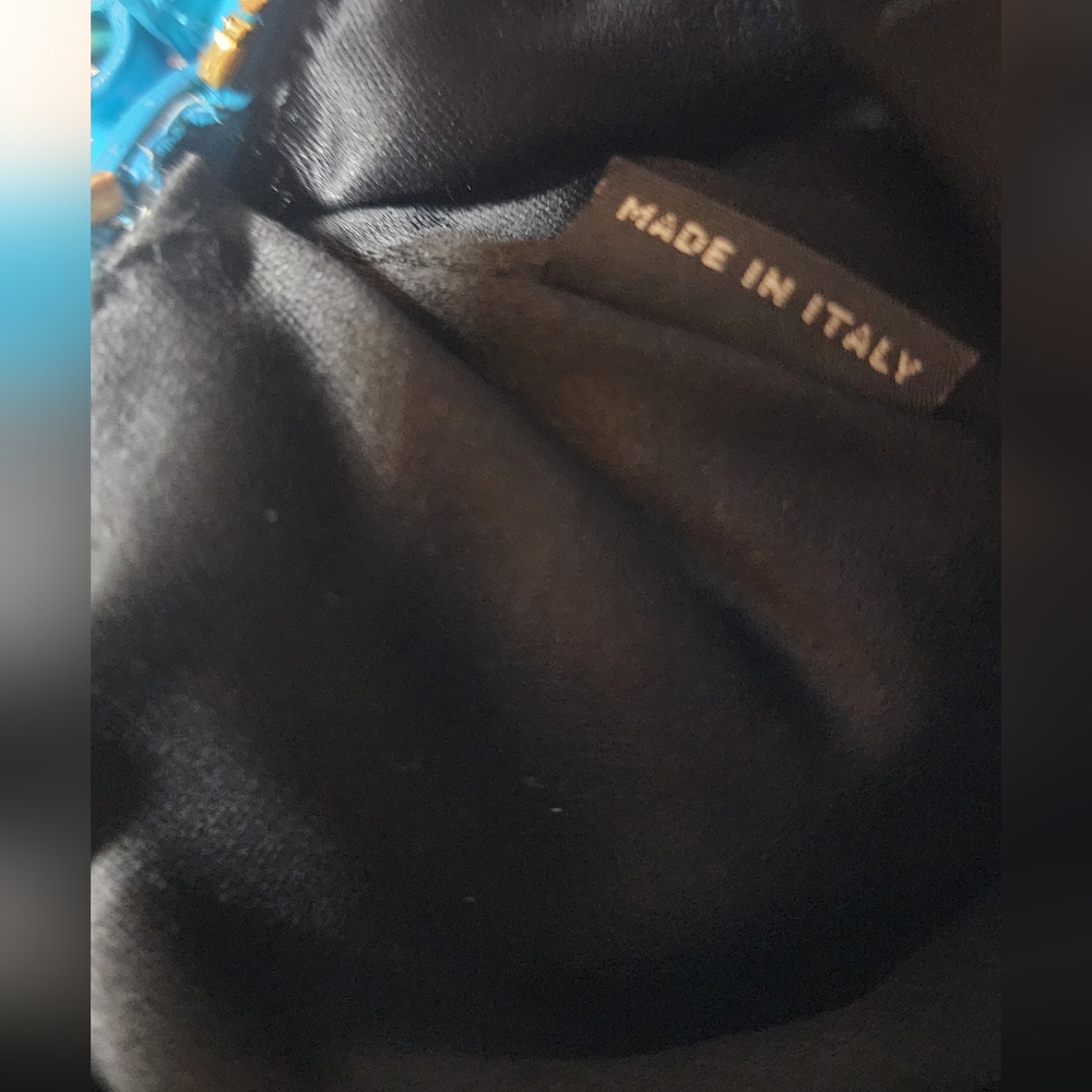 Miu Miu Pochette. Super puffy. - Picture 10 of 16